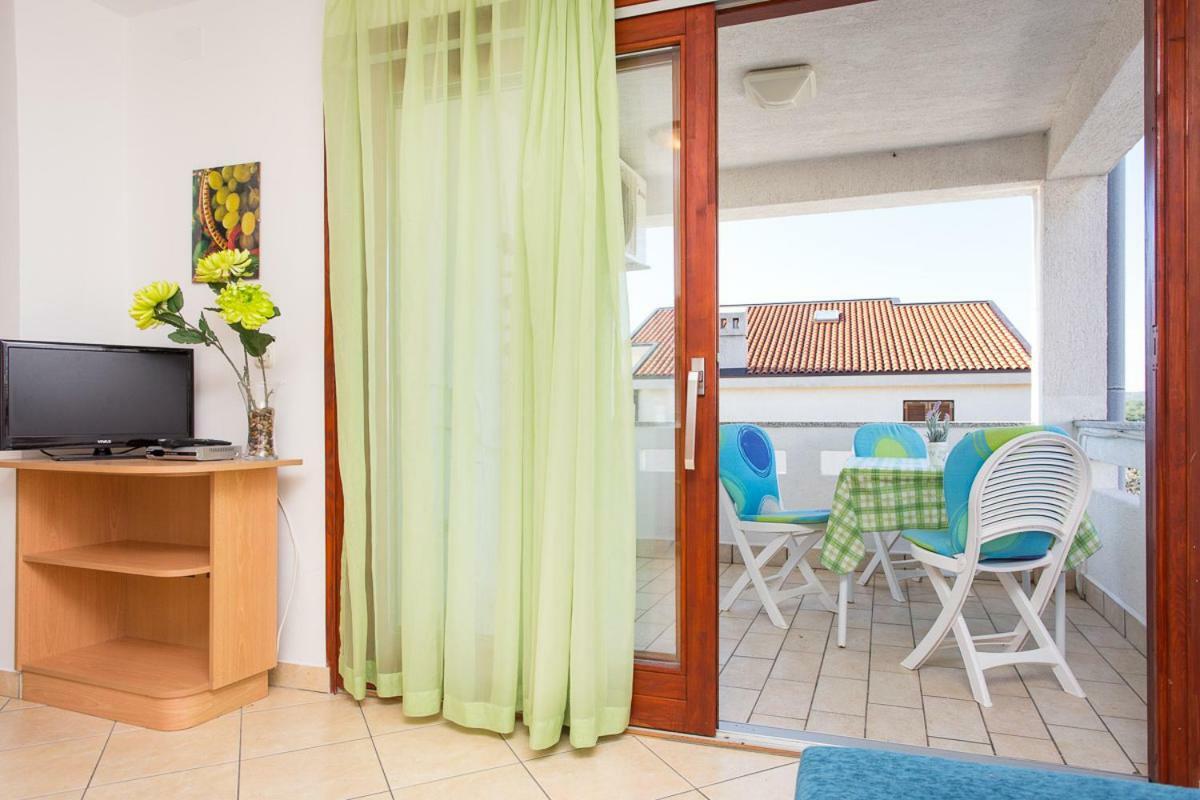 1-Bedroom Apartment With Loggia In Punat Island Krk Екстериор снимка